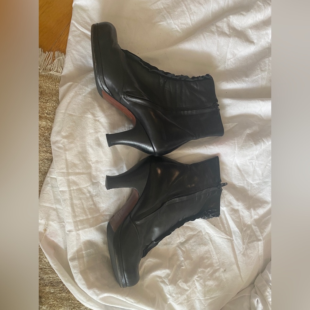 Black booties Chie Mahara